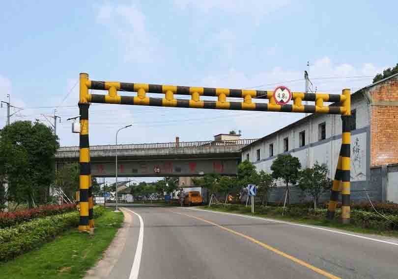 江门铁路限高架